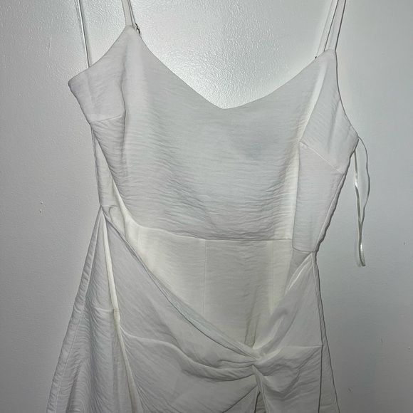 Elegant White Spaghetti Strap Dress - Picture 3 of 6